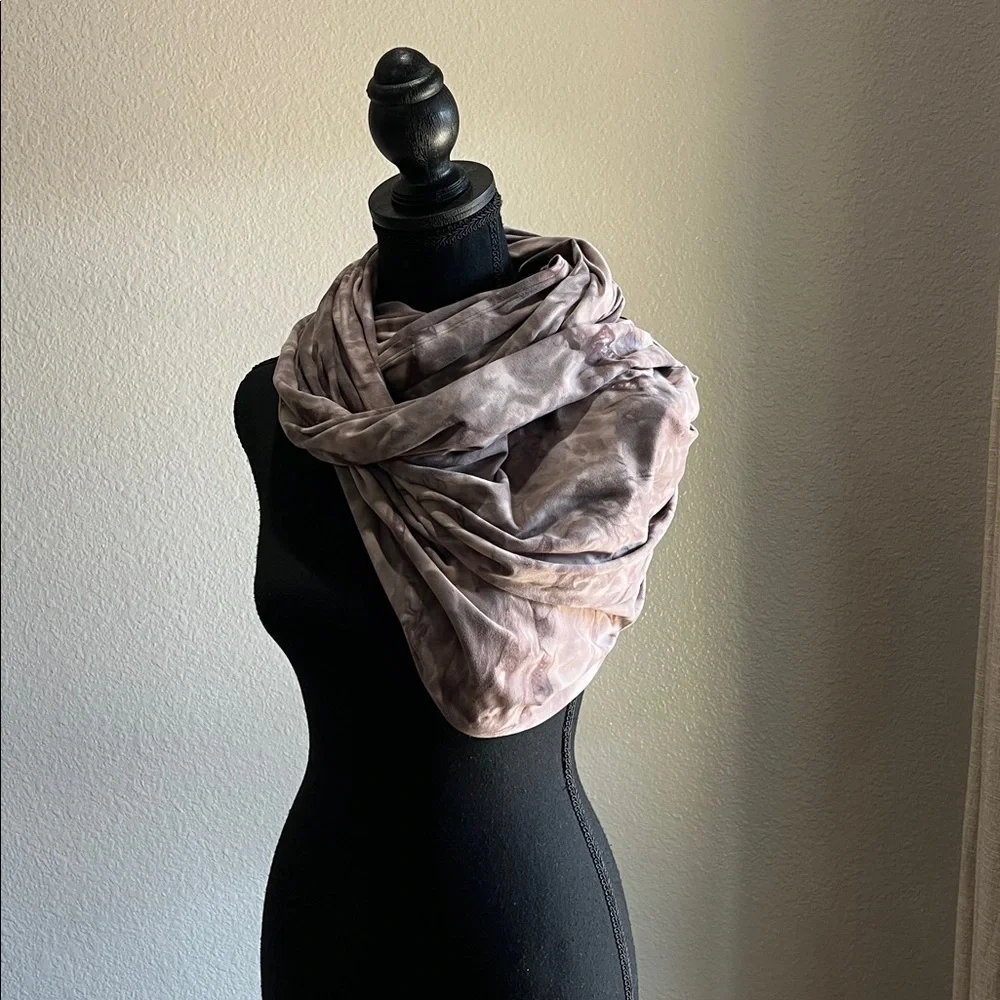 Lululemon Womens Athletica Vinyasa Scarf Customizable Snap Scarf workout Outdoor